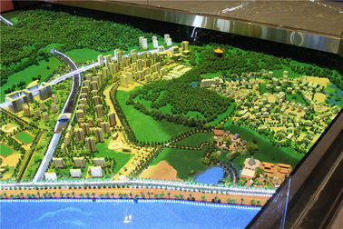 Modello miniatura della città della larga scala per la base di legno del piatto di progettazione urbana